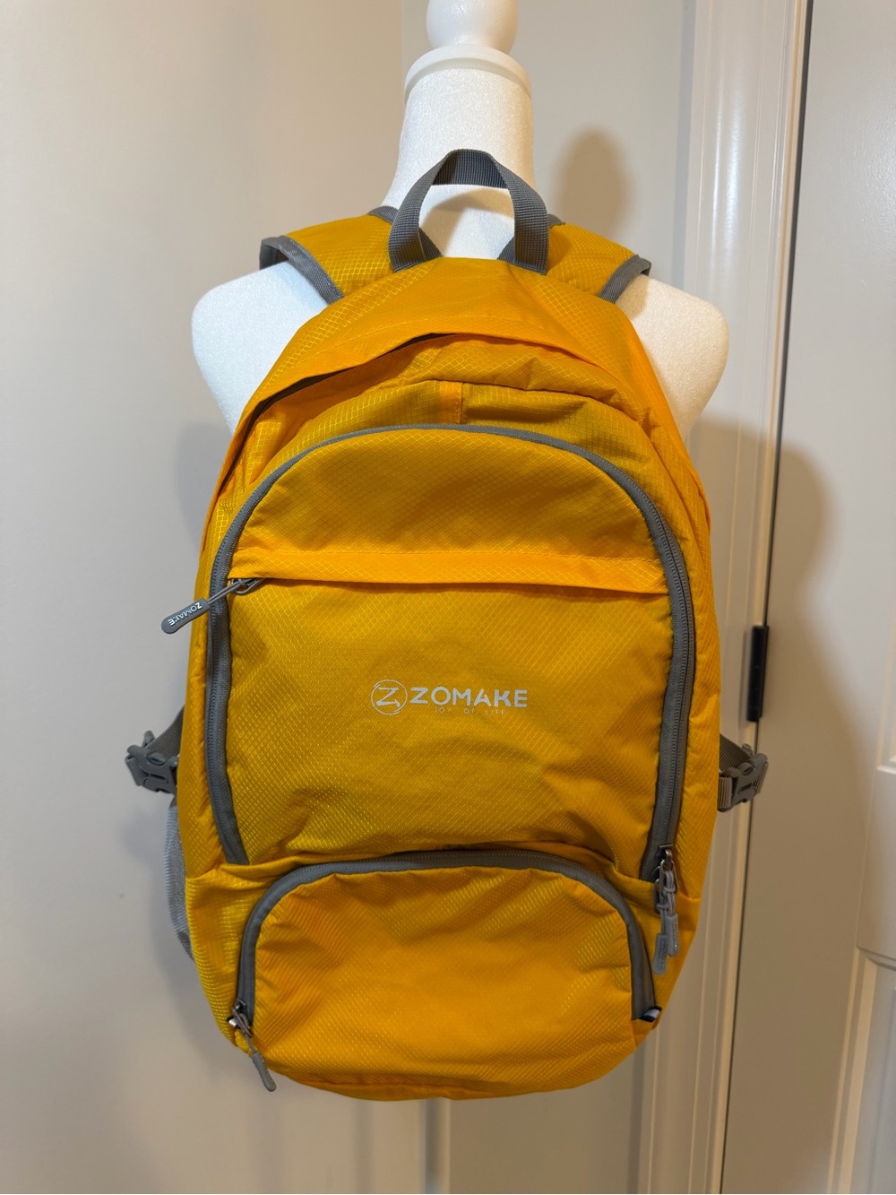 ZOMAKE Lightweight Packable Backpack 30L, Foldable Travel Hiking Daypack